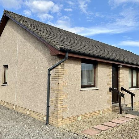 Cosy At Camden, Entire Bungalow Evanton Екстериор снимка