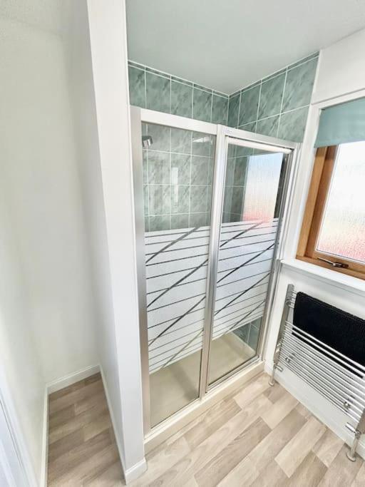 Cosy At Camden, Entire Bungalow Evanton Екстериор снимка