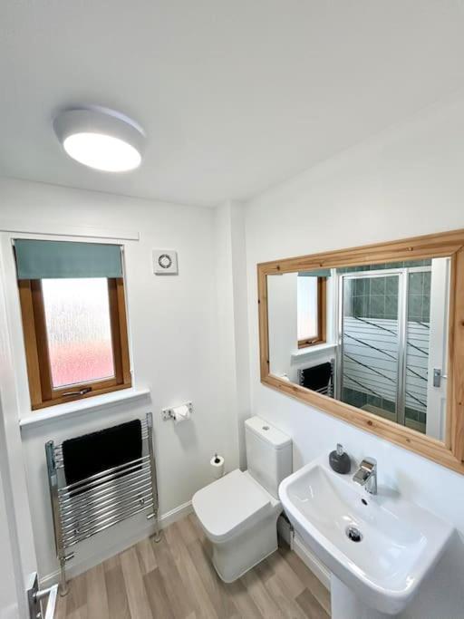 Cosy At Camden, Entire Bungalow Evanton Екстериор снимка